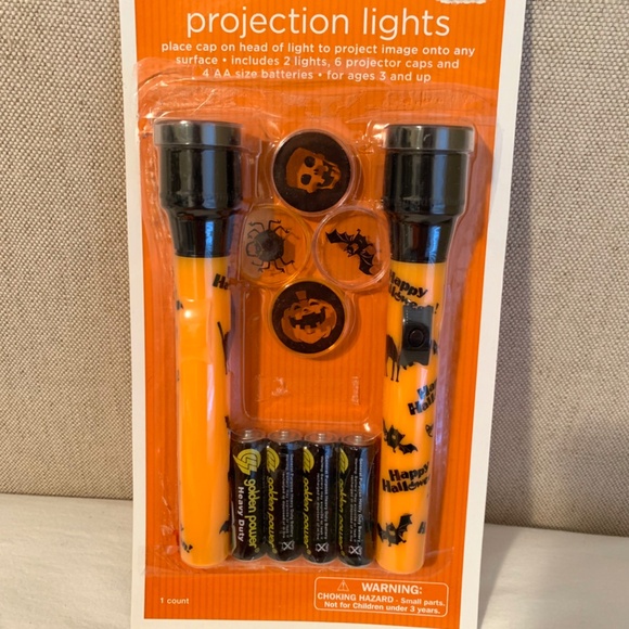 Halloween Flashlights & Fun Party Accessories - Picture 6 of 15